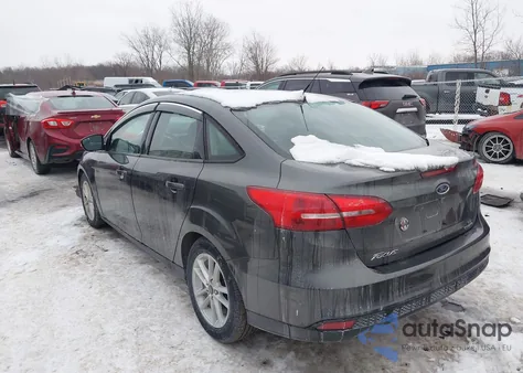 2016 Ford Focus Se z USA, uszkodzony, nr VIN 1FADP3F2XGL269144